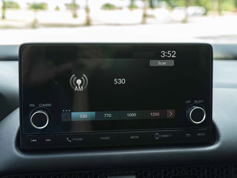 Used 2025 Honda HR-V LX image 31