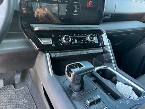 Used 2025 GMC Sierra 1500 Denali w/ Technology Package AWD/4WD image 24