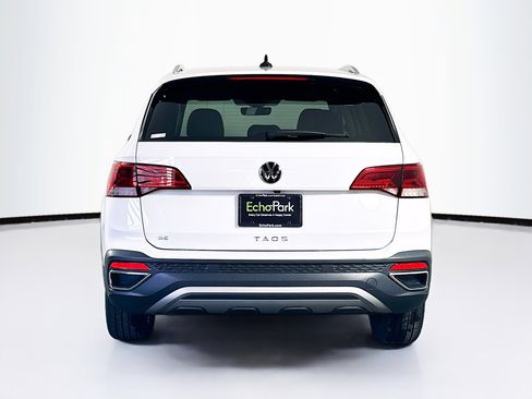 Used 2024 Volkswagen Taos SE image 7