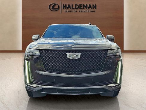 Used 2021 Cadillac Escalade ESV Sport w/ LPO, ONYX Package image 2