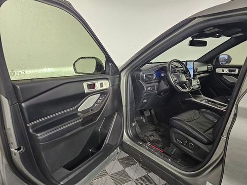 Used 2020 Ford Explorer ST w/ Premium Technology Package image 24