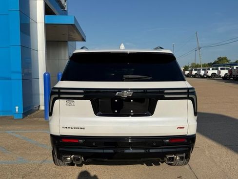 Used 2025 Chevrolet Traverse RS FWD image 4