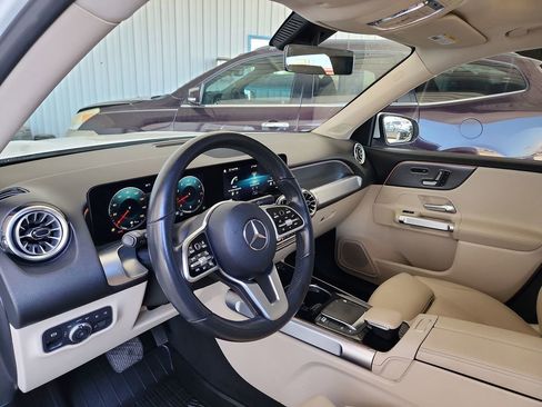 Used 2022 Mercedes-Benz GLB 250 w/ Premium Package Lite image 15