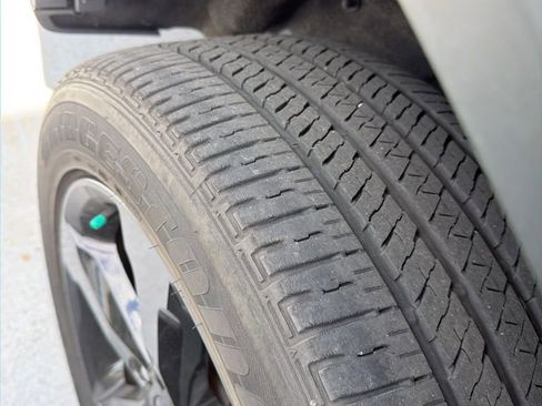 Used 2023 Jeep Grand Cherokee Altitude AWD/4WD image 9