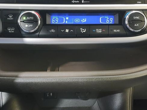 Used 2015 Toyota Highlander XLE image 28