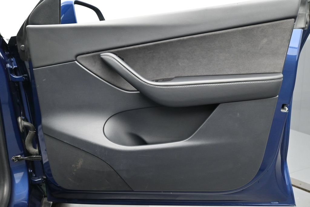 Used 2020 Tesla Model Y Long Range AWD/4WD image 24