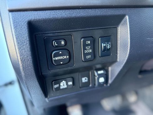 Used 2018 Toyota Tundra SR5 image 13