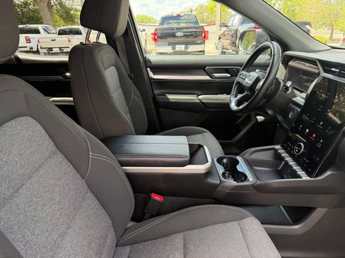 Used 2025 GMC Terrain Elevation AWD/4WD image 9