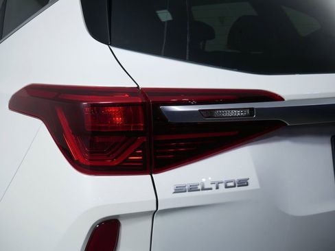 Certified 2023 Kia Seltos S image 12