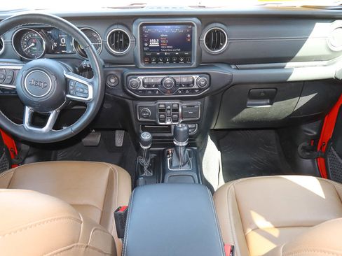 Used 2021 Jeep Wrangler Unlimited Sahara w/ Cold Weather Group AWD/4WD image 11