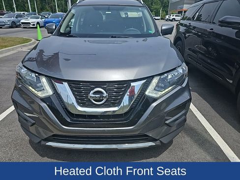 Used 2017 Nissan Rogue SV w/ SV Premium Package image 2