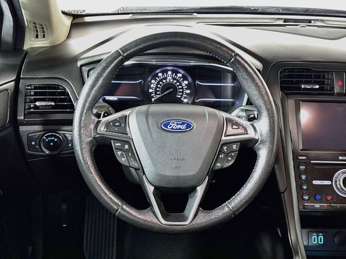 Used 2019 Ford Fusion Titanium FWD image 13