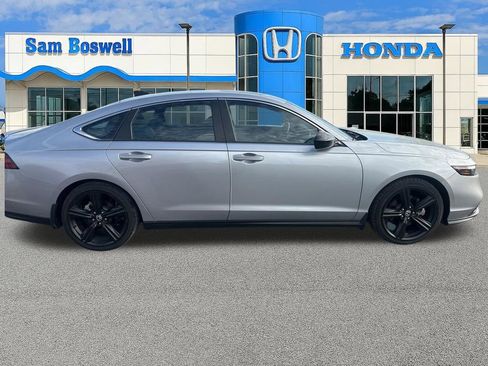 Used 2024 Honda Accord Sport image 2