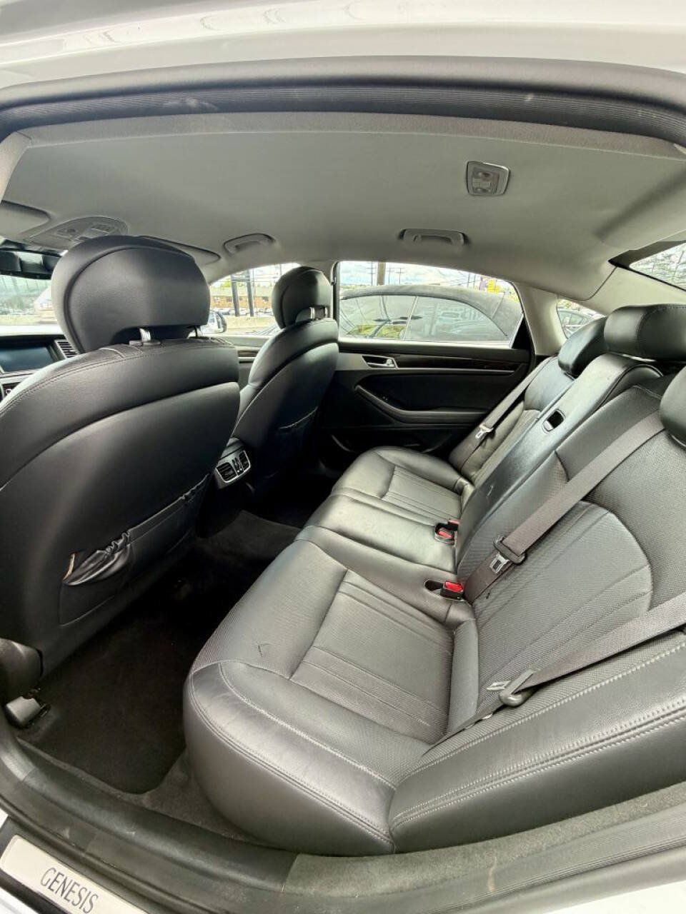 Used 2016 Hyundai Genesis 3.8 RWD image 15