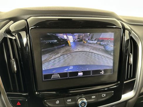 Certified 2020 Chevrolet Traverse LT FWD image 18