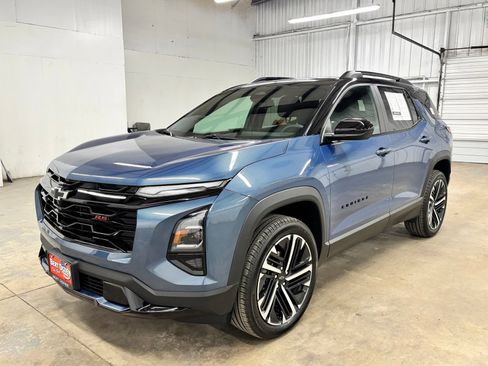 Used 2026 Chevrolet Equinox RS FWD image 3