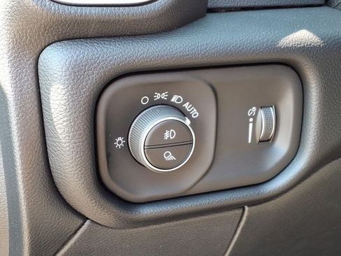 New 2026 RAM 2500 Big Horn AWD/4WD image 18