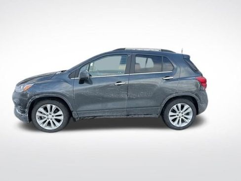 Used 2020 Chevrolet Trax Premier w/ LPO, Cargo Package image 2