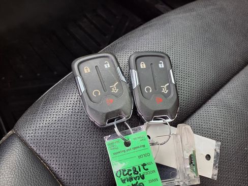 Used 2021 GMC Acadia SLT w/ Preferred Package image 17