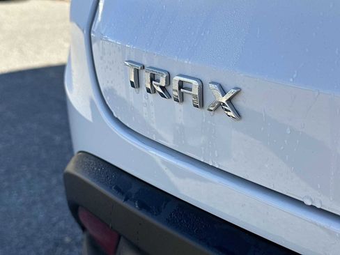 Used 2024 Chevrolet Trax LS image 11