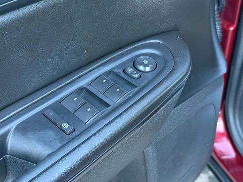 Used 2016 GMC Acadia SLE image 20