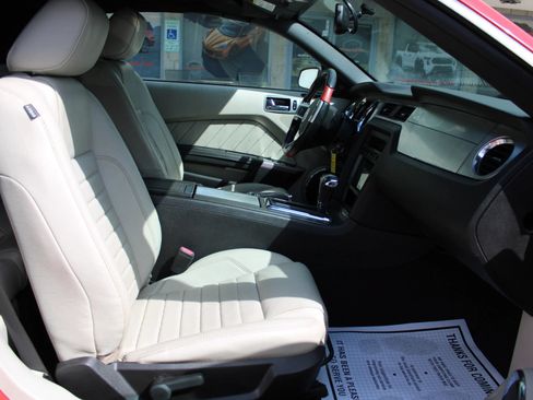 Used 2010 Ford Mustang GT RWD image 20