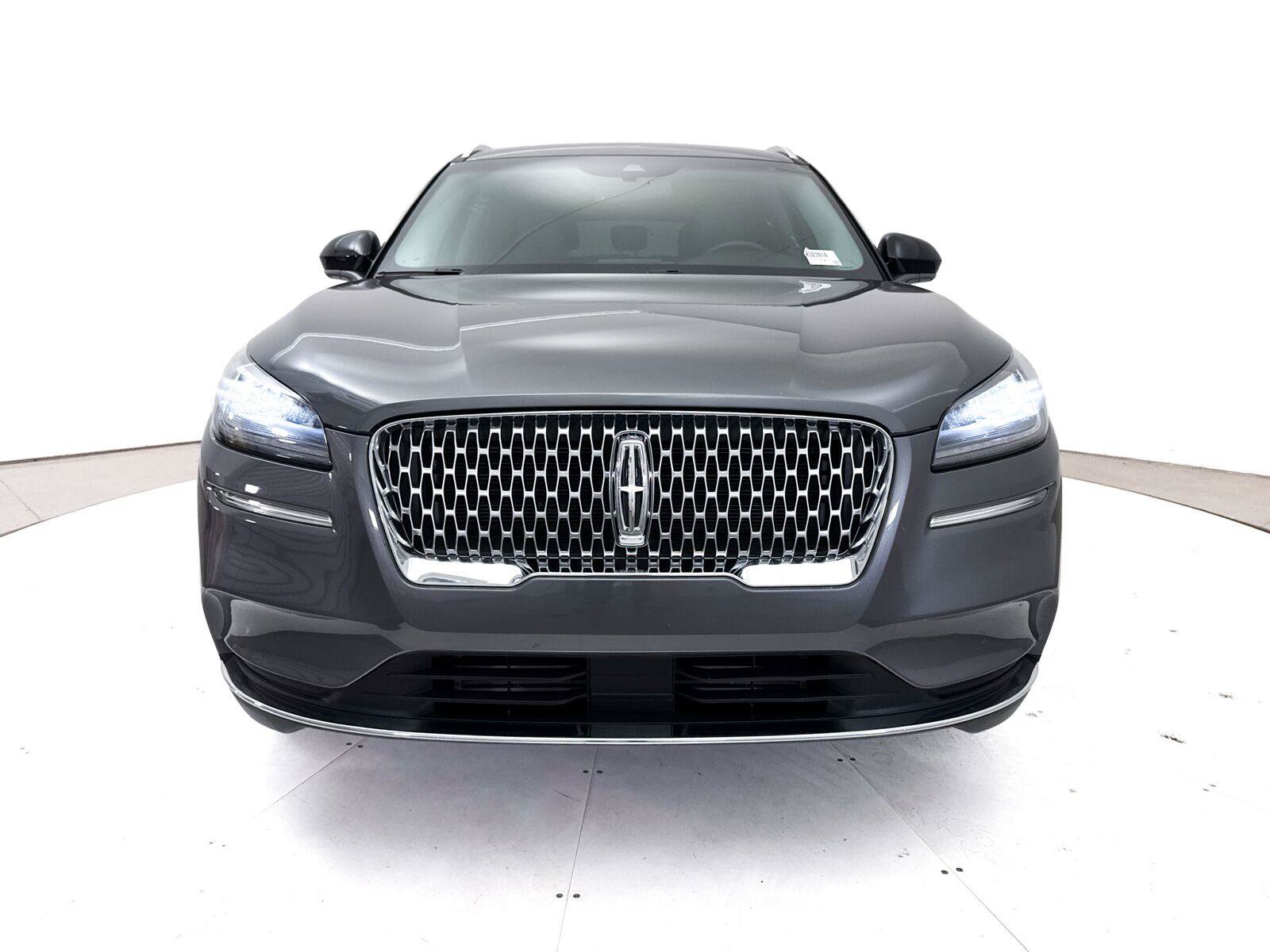 Used 2022 Lincoln Corsair FWD image 2