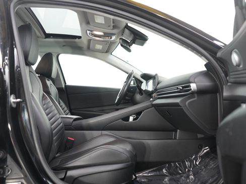 Used 2023 Hyundai Elantra Limited FWD image 11
