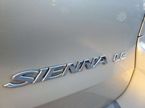 Used 2009 Toyota Sienna LE image 27