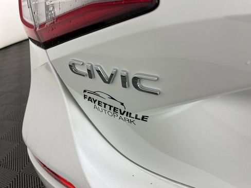Certified 2024 Honda Civic Sport Touring image 3