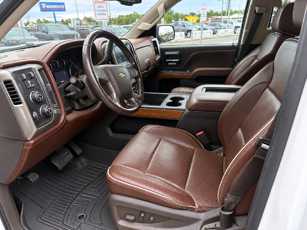 Used 2016 Chevrolet Silverado 1500 High Country w/ High Country Premium Package AWD/4WD image 2