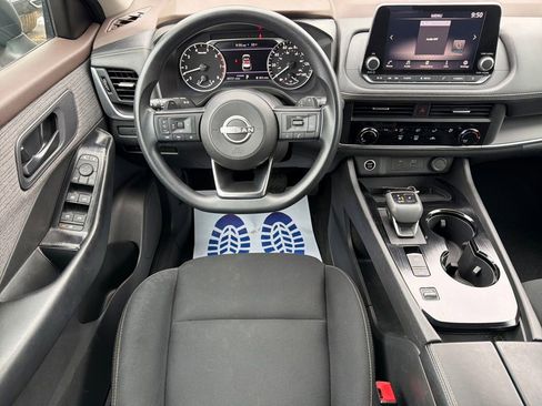 Used 2023 Nissan Rogue S image 16