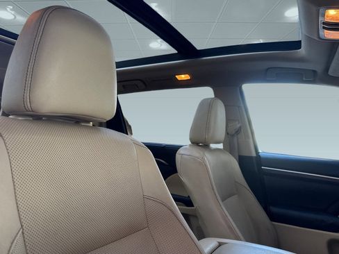 Used 2014 Toyota Highlander Limited Platinum image 14