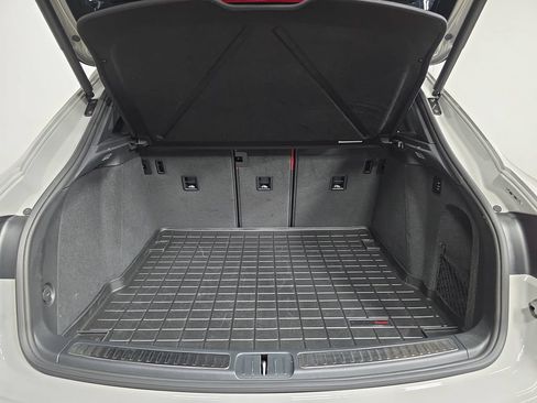 Certified 2025 Porsche Macan GTS AWD/4WD image 25