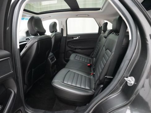 Used 2017 Ford Edge SEL w/ Equipment Group 201A AWD/4WD image 16