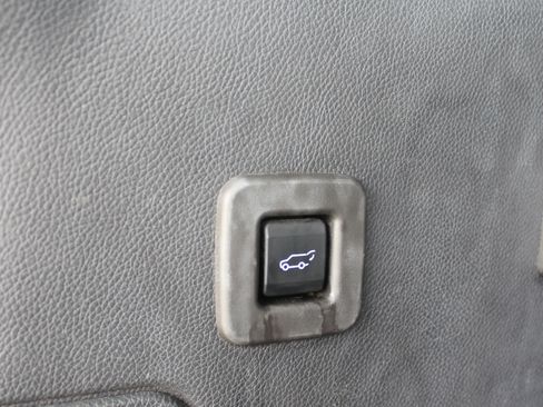 Used 2011 Ford Expedition EL Limited image 8