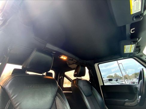 Used 2018 Jeep Wrangler Sport AWD/4WD image 23