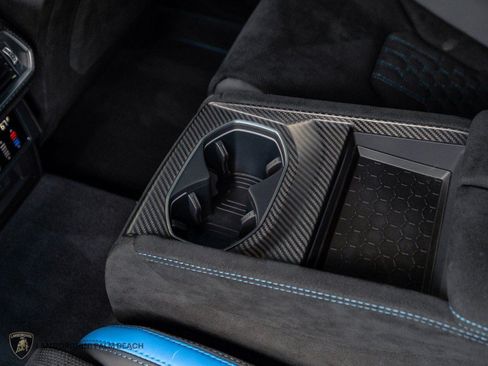 Used 2024 Lamborghini Urus Performante AWD/4WD image 26