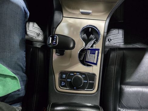 Used 2014 Jeep Grand Cherokee Limited image 34
