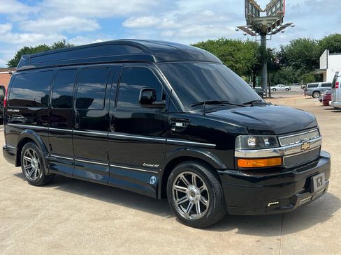 Used 2016 Chevrolet Express 2500 RWD image 7