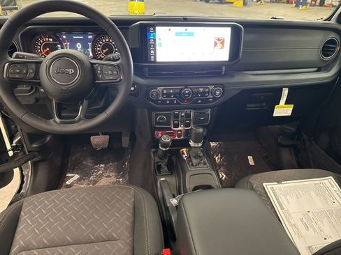 New 2026 Jeep Gladiator Mojave image 9