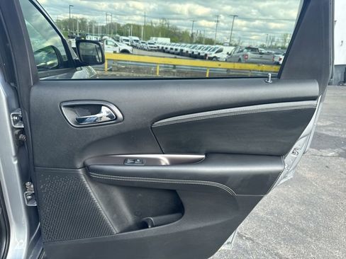 Used 2018 Dodge Journey Crossroad w/ Nav & Sun Group FWD image 37