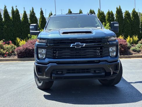 New 2026 Chevrolet Silverado 2500 Custom w/ Custom Value Package AWD/4WD image 5