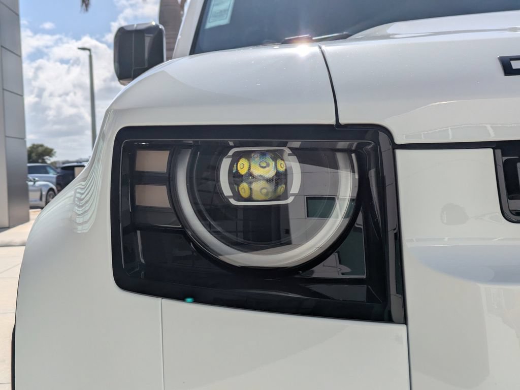 New 2026 Land Rover Defender 110 X-Dynamic SE AWD/4WD image 11