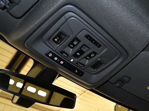 Used 2021 Chevrolet Silverado 1500 LT Trail Boss w/ Convenience Package II image 27