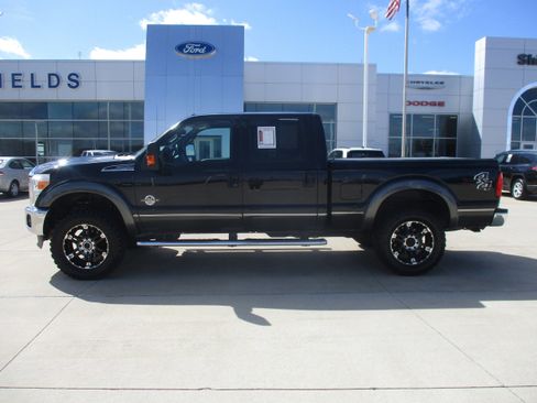 Used 2016 Ford F250 Lariat w/ Lariat Interior Package image 2