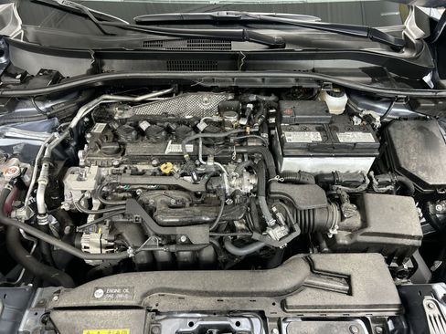 Used 2025 Toyota Corolla Cross L AWD/4WD image 30