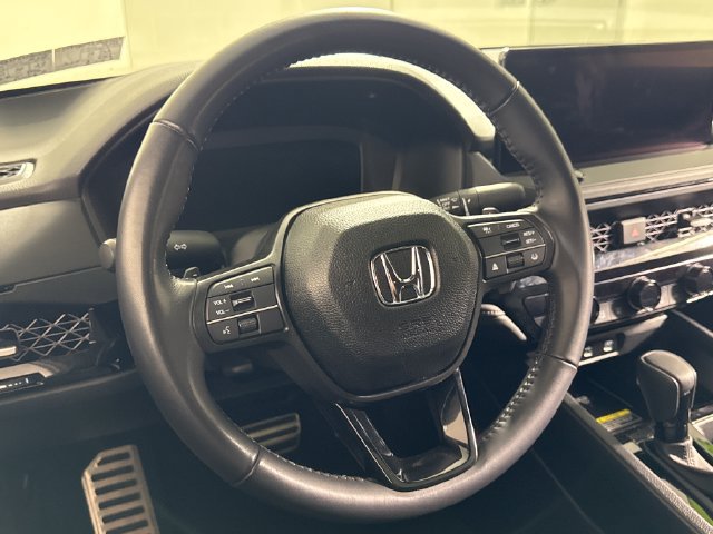 Used 2025 Honda Accord Sport image 27