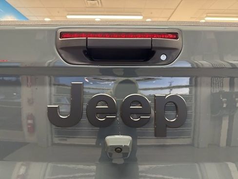 New 2026 Jeep Gladiator Sport AWD/4WD image 17