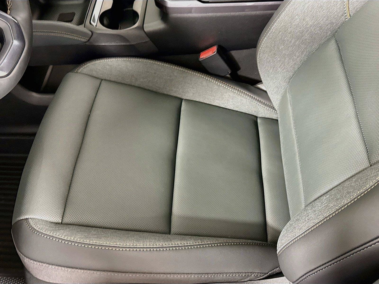 New 2027 GMC Terrain AT4 w/ Convenience Package III AWD/4WD image 13